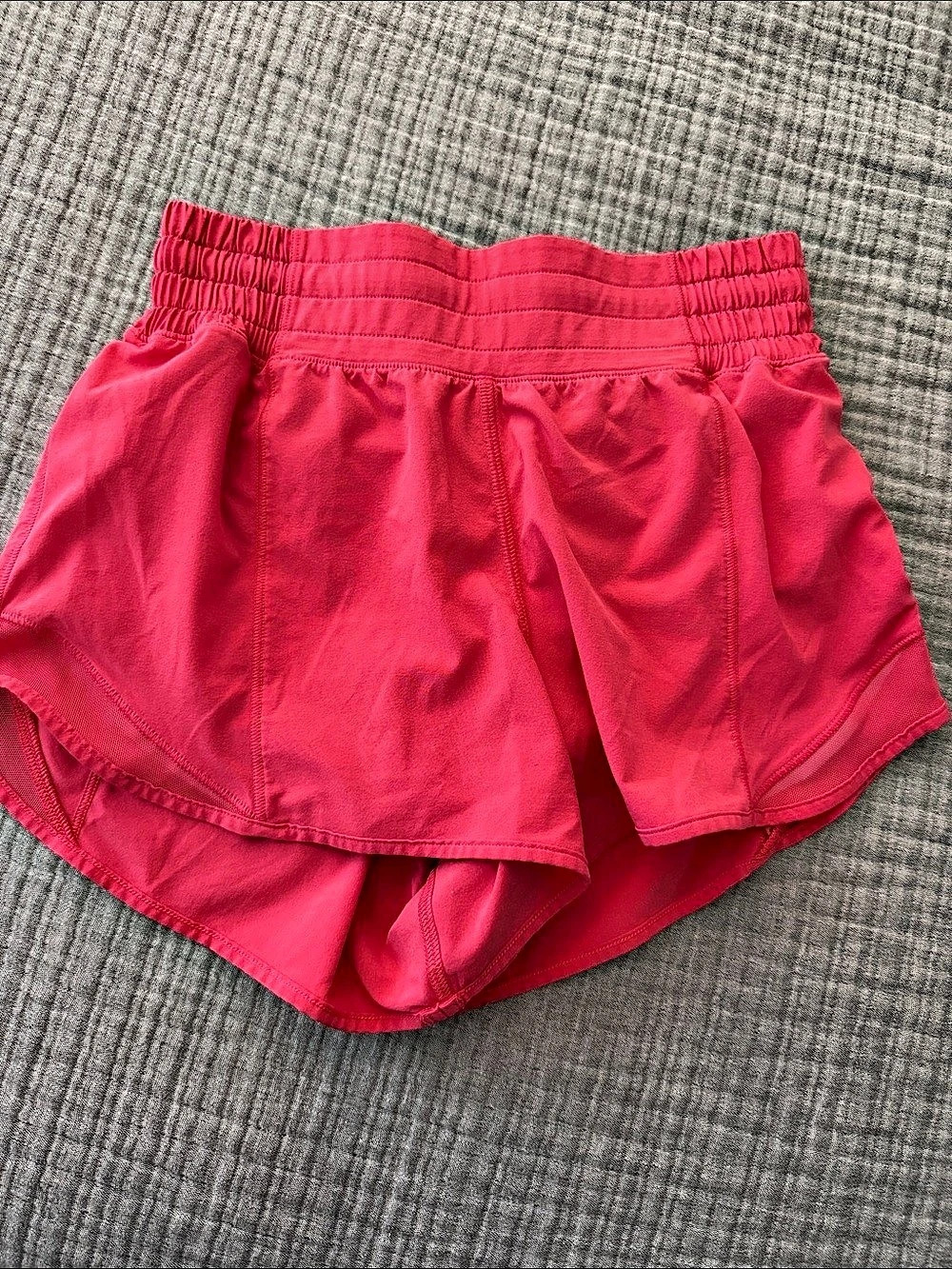 lululemon Hotty Hot High-Rise Lined Short 2.5" Athletic Shorts Pink Size 2 Like